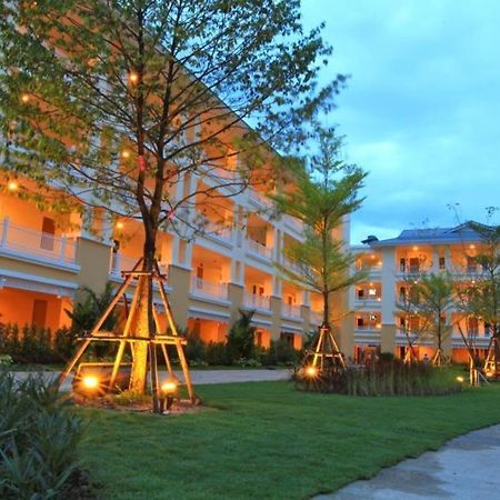 The One Residence Hotel Bangkok Buitenkant foto