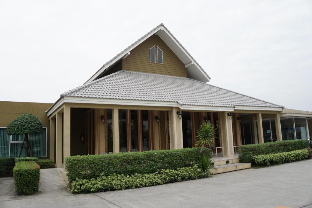 The One Residence Hotel Bangkok Buitenkant foto