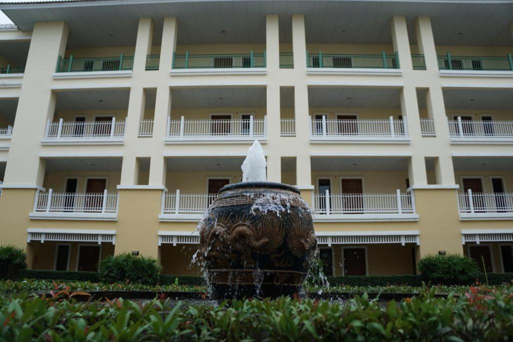 The One Residence Hotel Bangkok Buitenkant foto