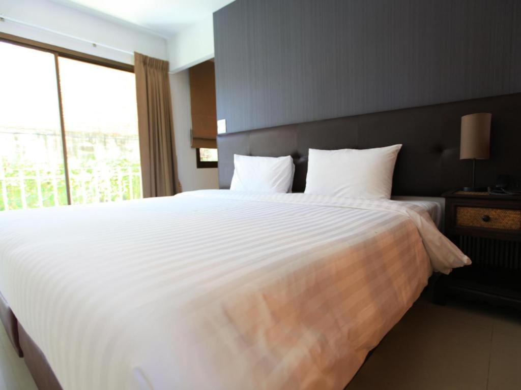 The One Residence Hotel Bangkok Buitenkant foto